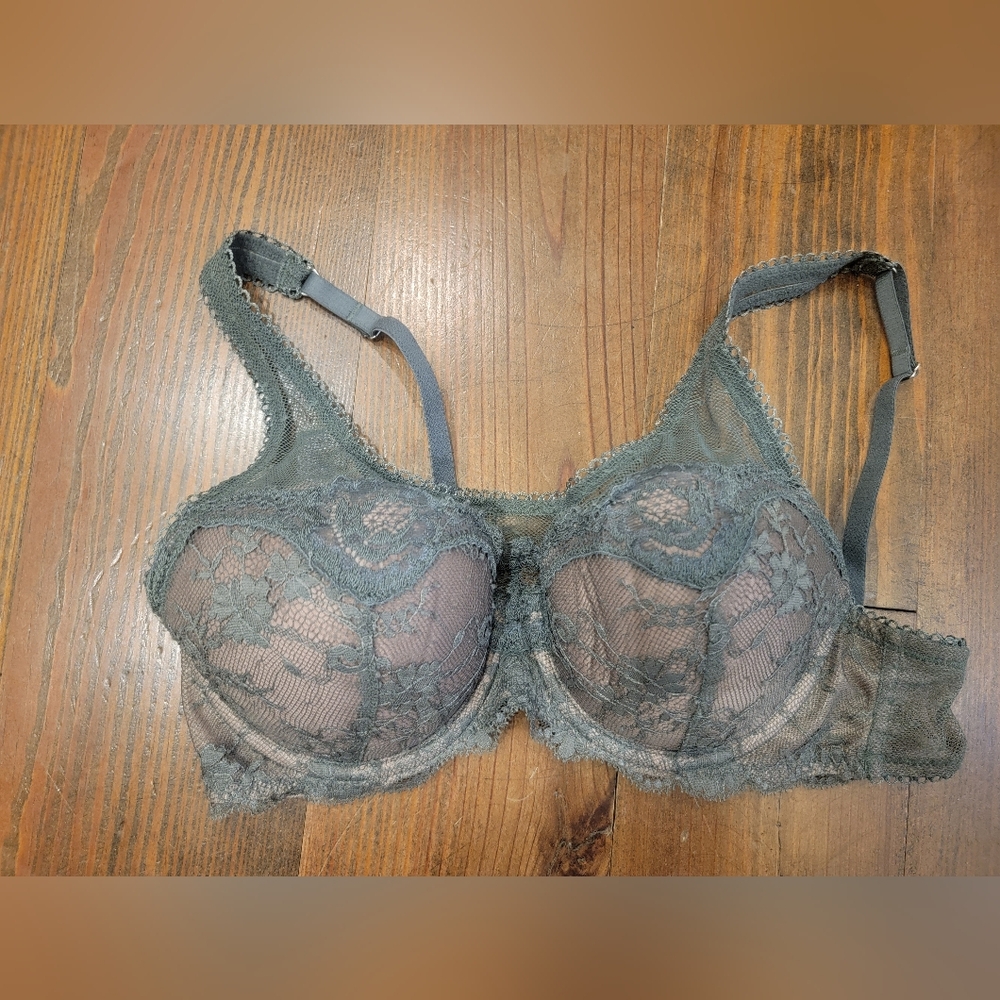 Victoria's Secret Set Of 2 Bras | Green & Black | Size 34C